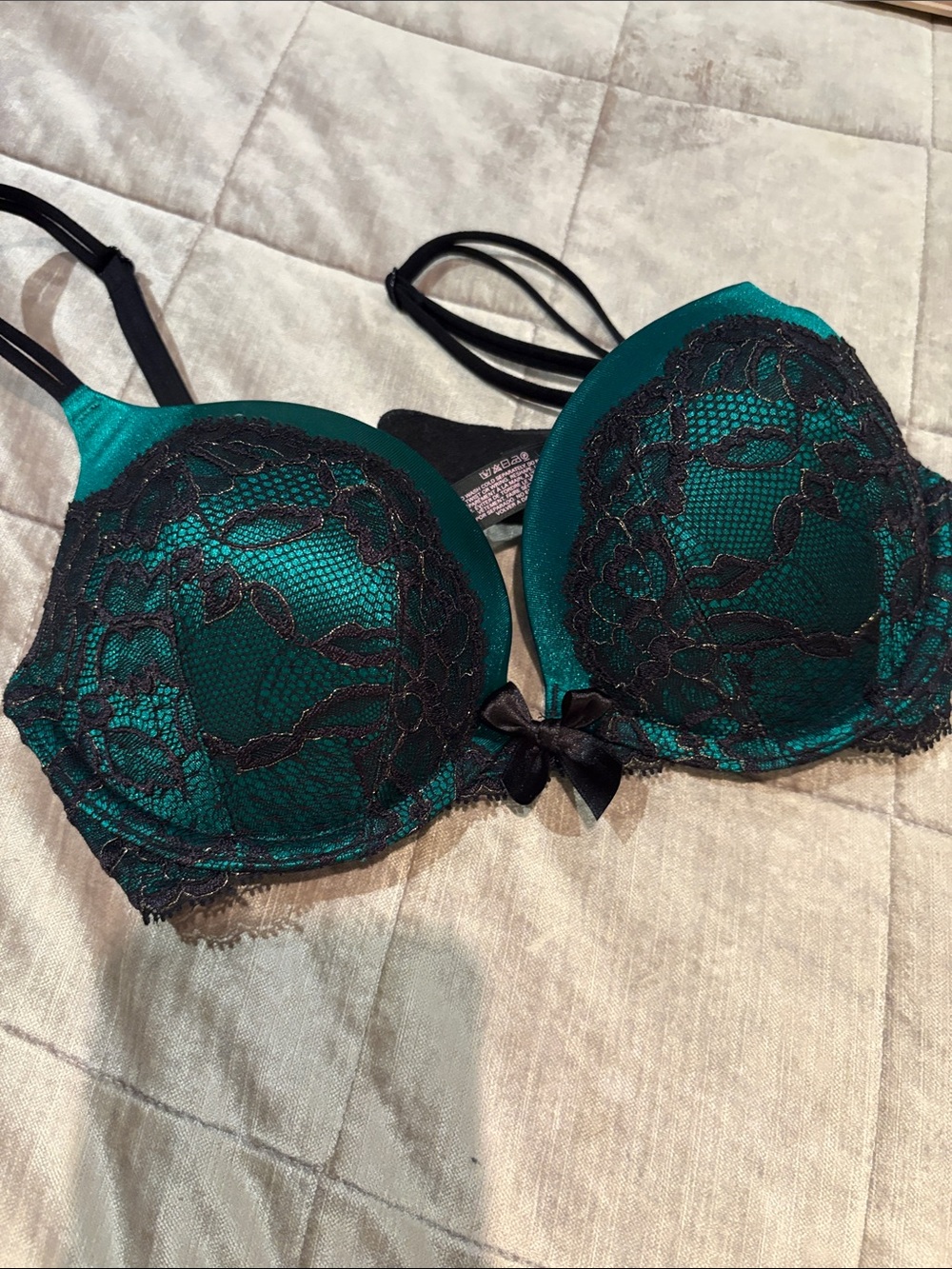 Victoria's Secret Teal Green Lace Push-Up Bra & 32 B Garter Set